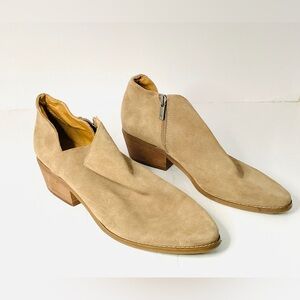 Lucky Brand Suede Ankle Booties – Tan / Beige